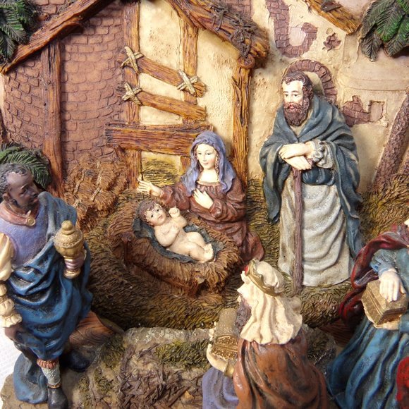 Christmas Ceramic Nativity Mary Joseph Jesus and the three king's TWO Piece. - Picture 5 of 16